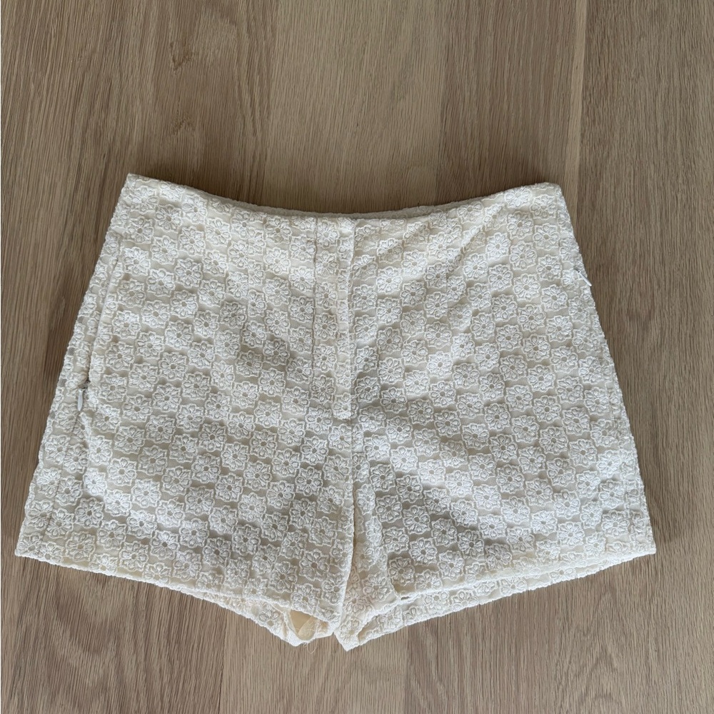 Joseph - Elegant Cream Lace Women's Shorts